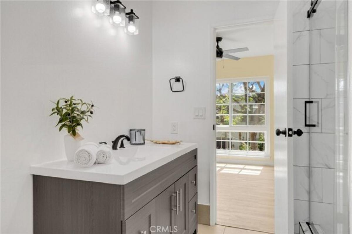 Picture of Home For Sale in Anaheim, California, United States