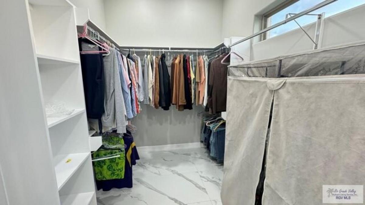 Picture of Home For Sale in Brownsville, Texas, United States