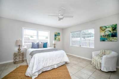 Home For Sale in Seminole, Florida