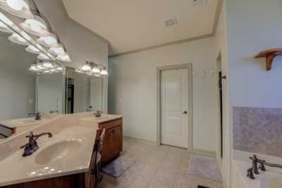 Home For Sale in Oakland, Tennessee