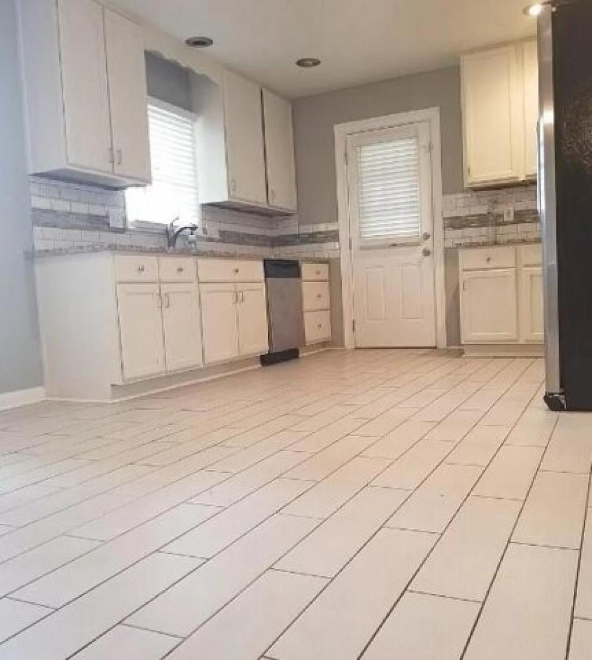 Picture of Home For Sale in East Point, Georgia, United States