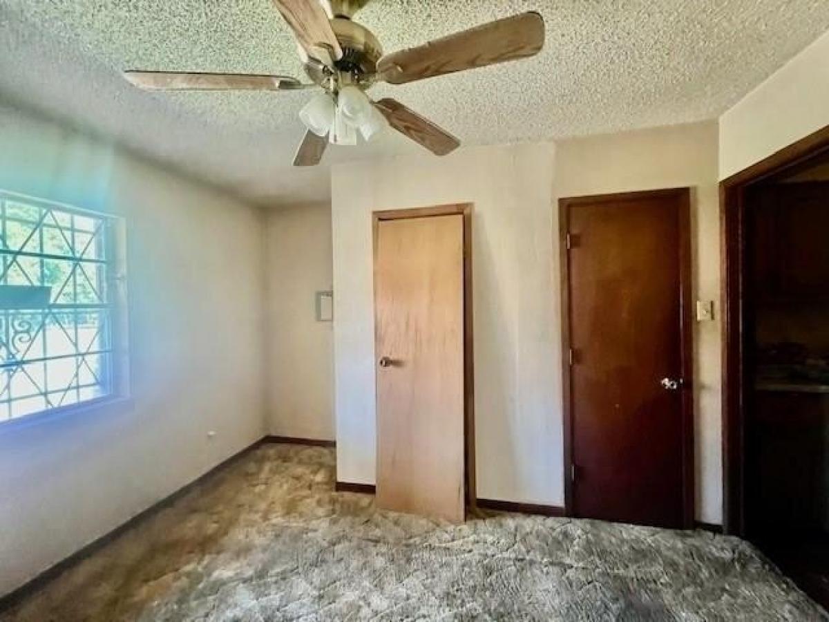 Picture of Home For Sale in Paris, Texas, United States