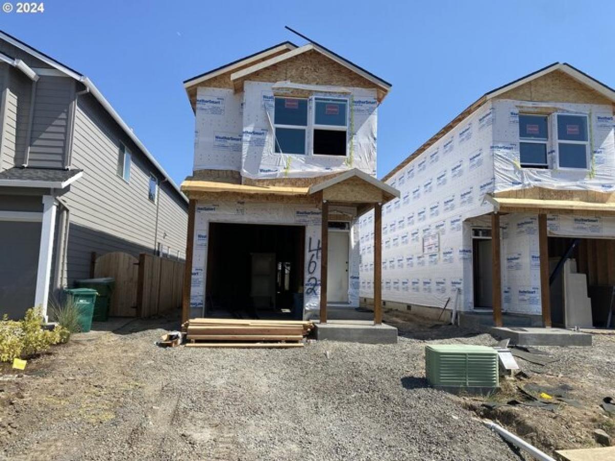 Picture of Home For Sale in Newberg, Oregon, United States