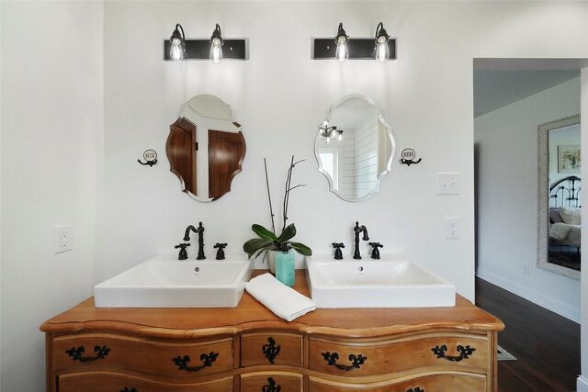 Picture of Residential Land For Sale in Hempstead, Texas, United States