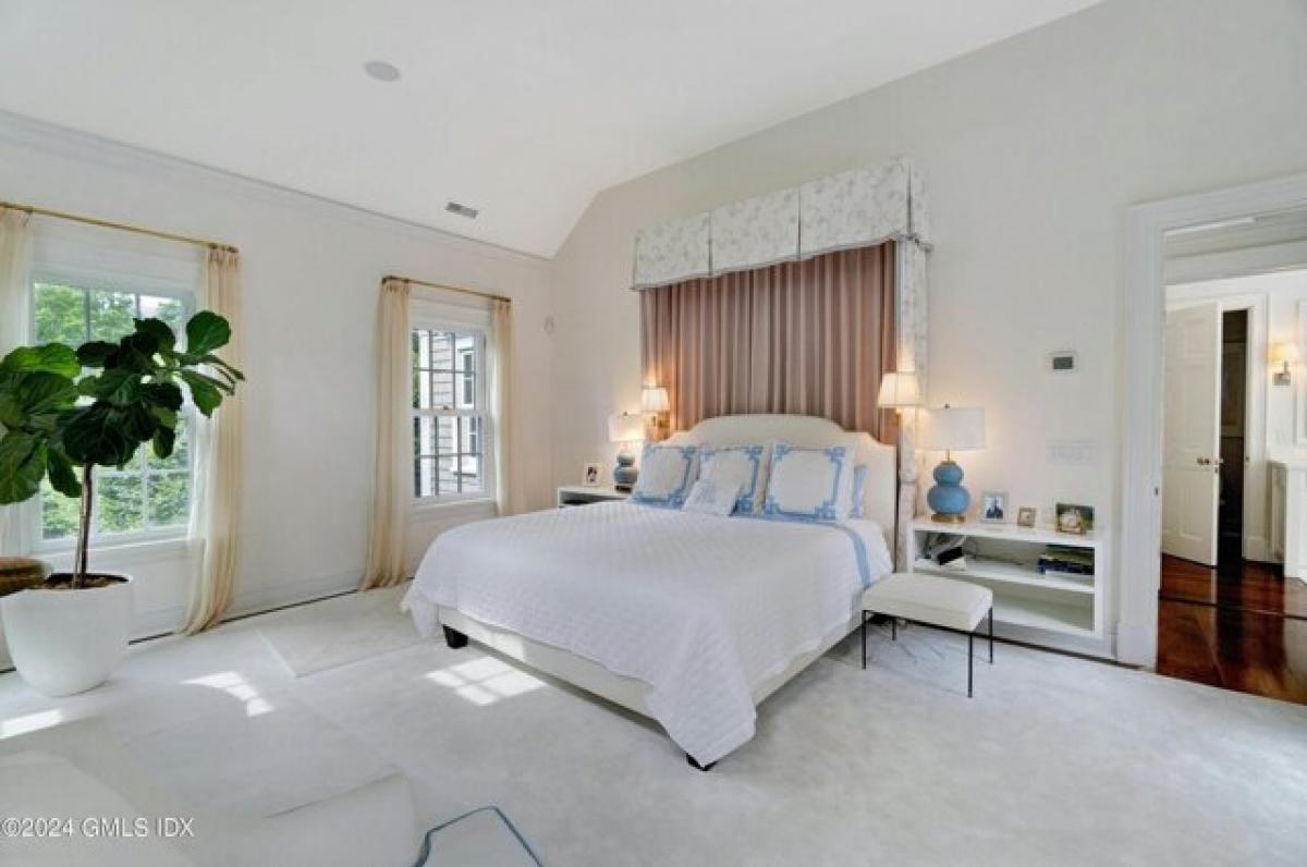 Picture of Home For Sale in Greenwich, Connecticut, United States