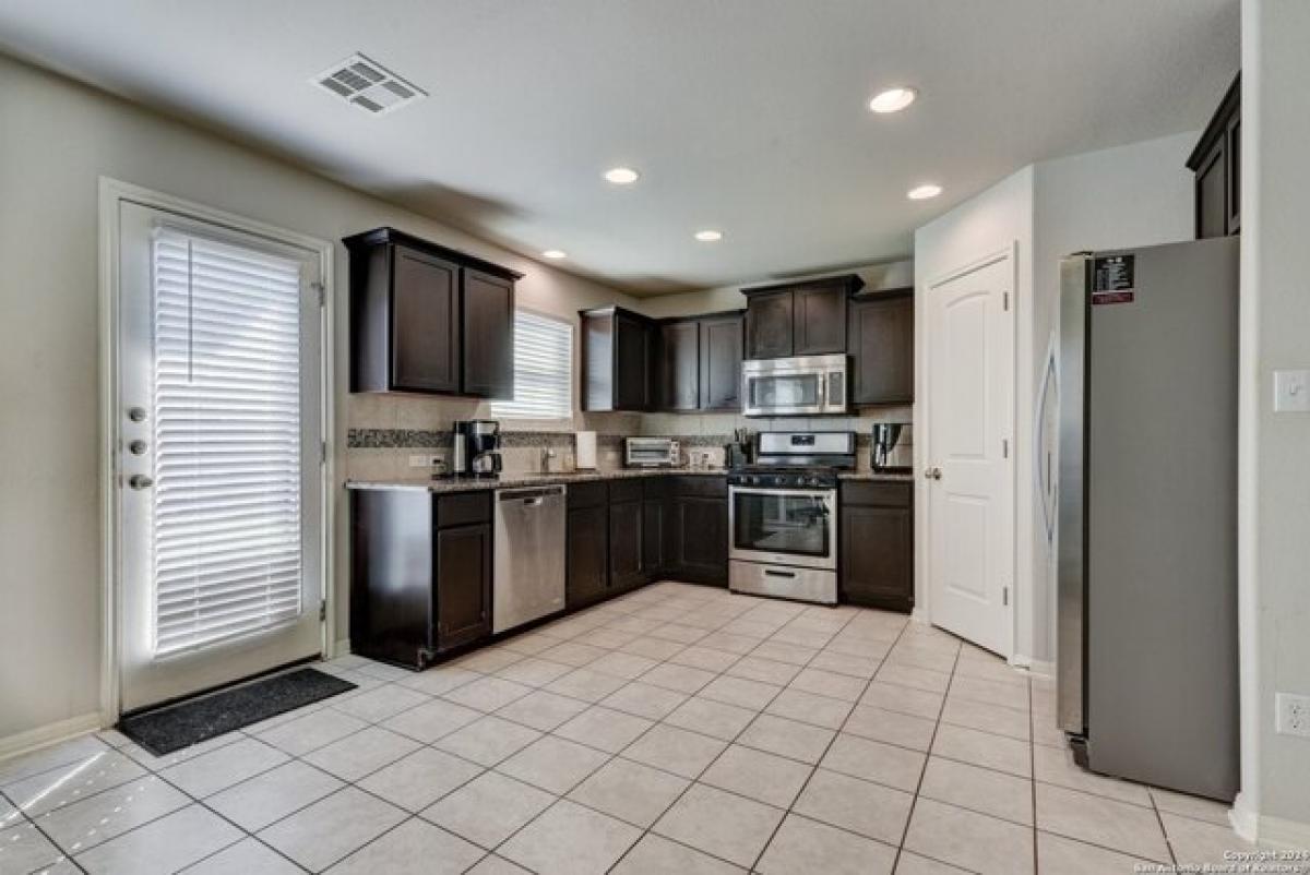 Picture of Home For Sale in San Marcos, Texas, United States