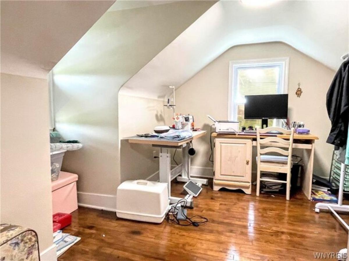 Picture of Home For Sale in Niagara Falls, New York, United States