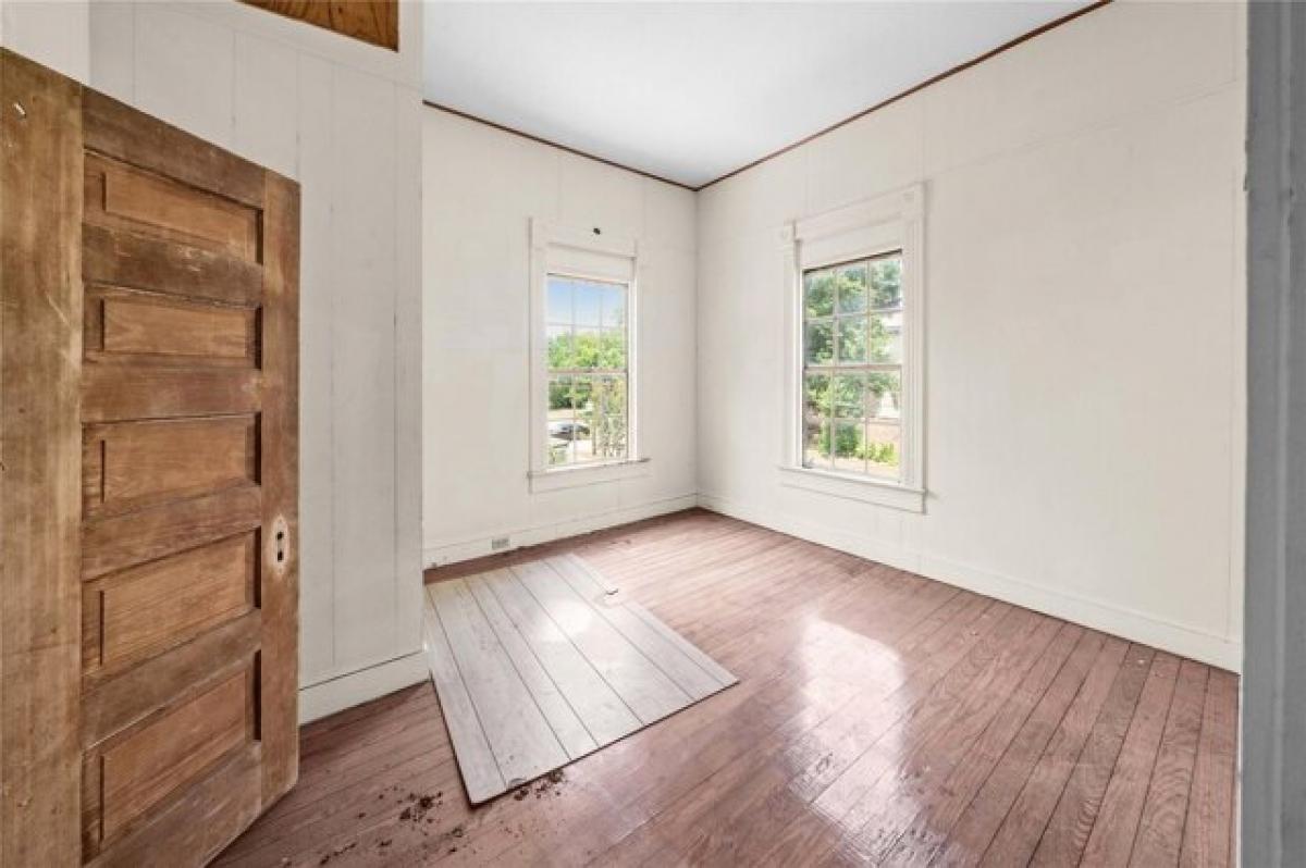 Picture of Home For Sale in Palestine, Texas, United States