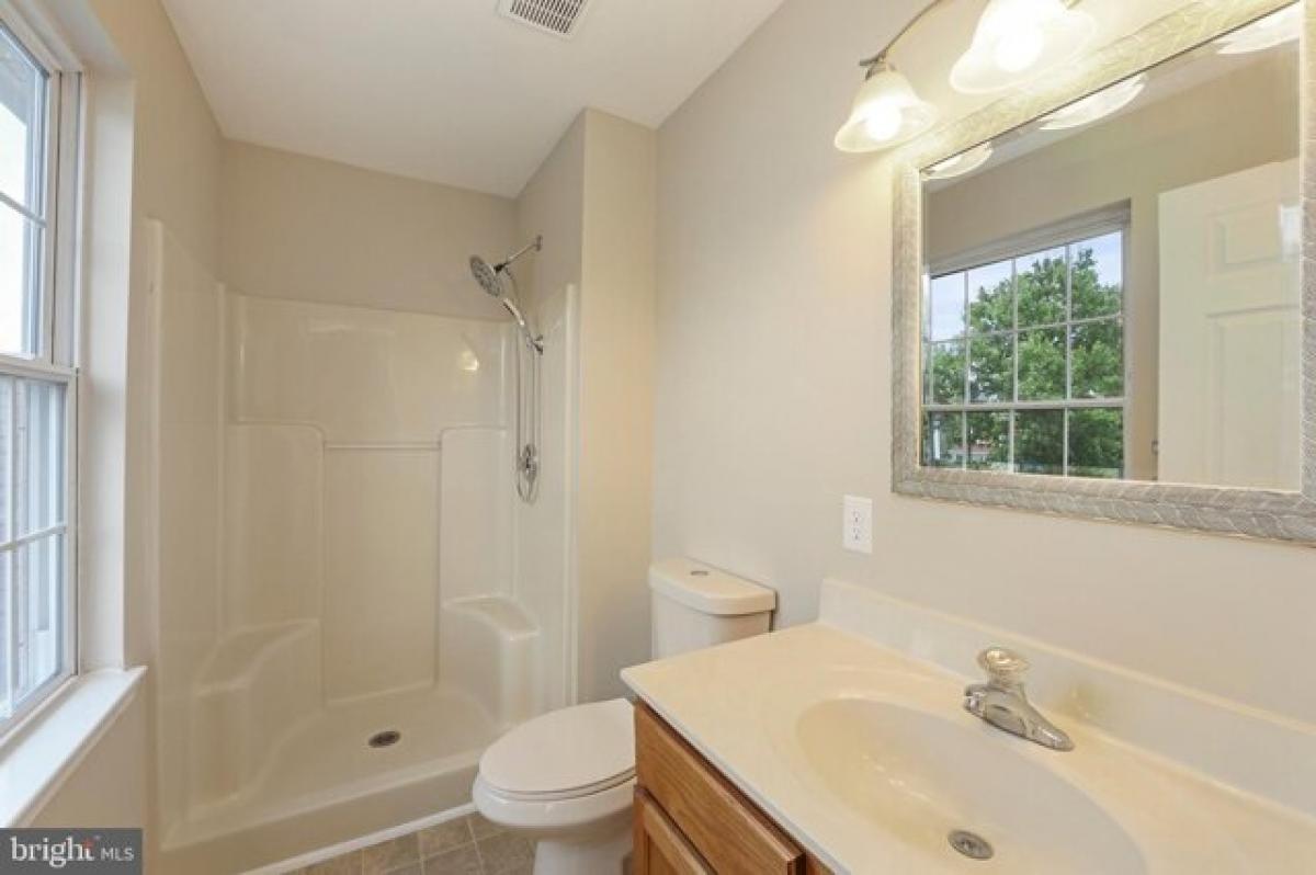 Picture of Home For Sale in Cherry Hill, New Jersey, United States