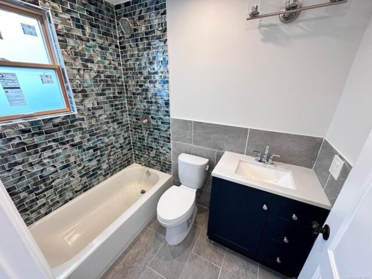 Picture of Home For Sale in Jamaica, New York, United States