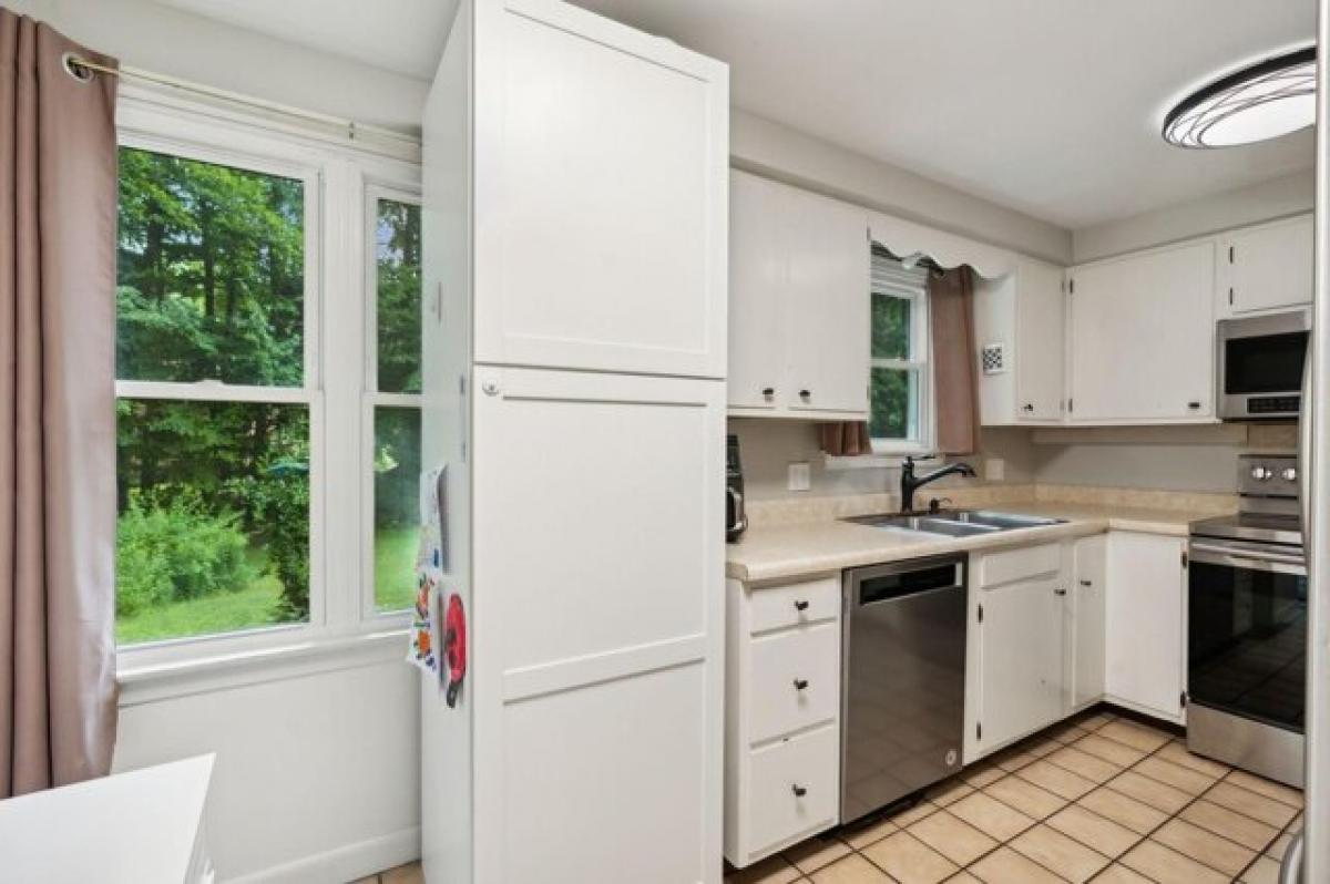 Picture of Home For Sale in Augusta, Maine, United States