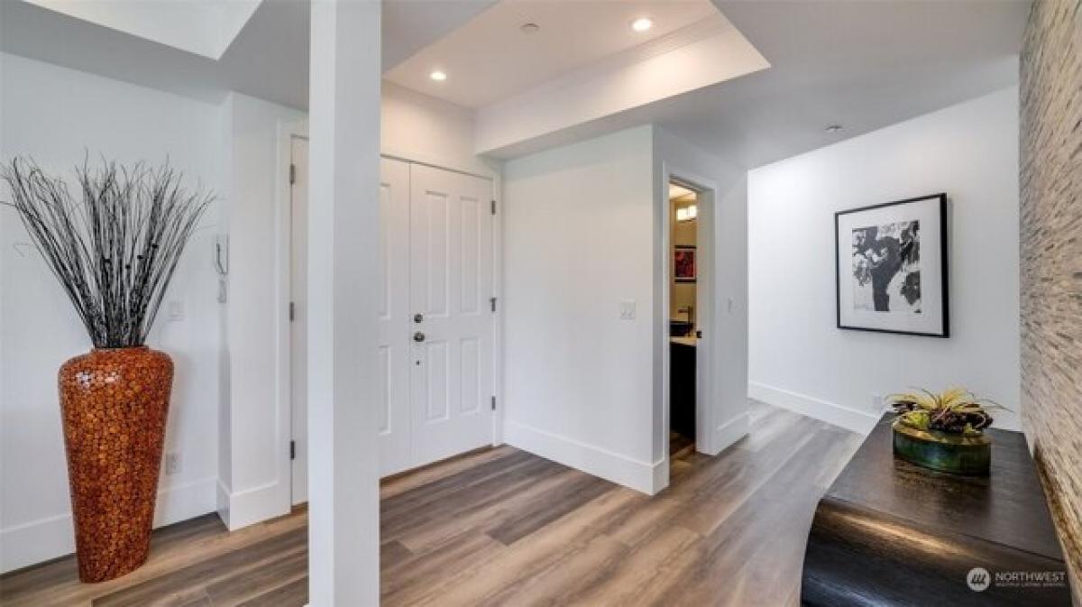 Picture of Home For Sale in Kirkland, Washington, United States