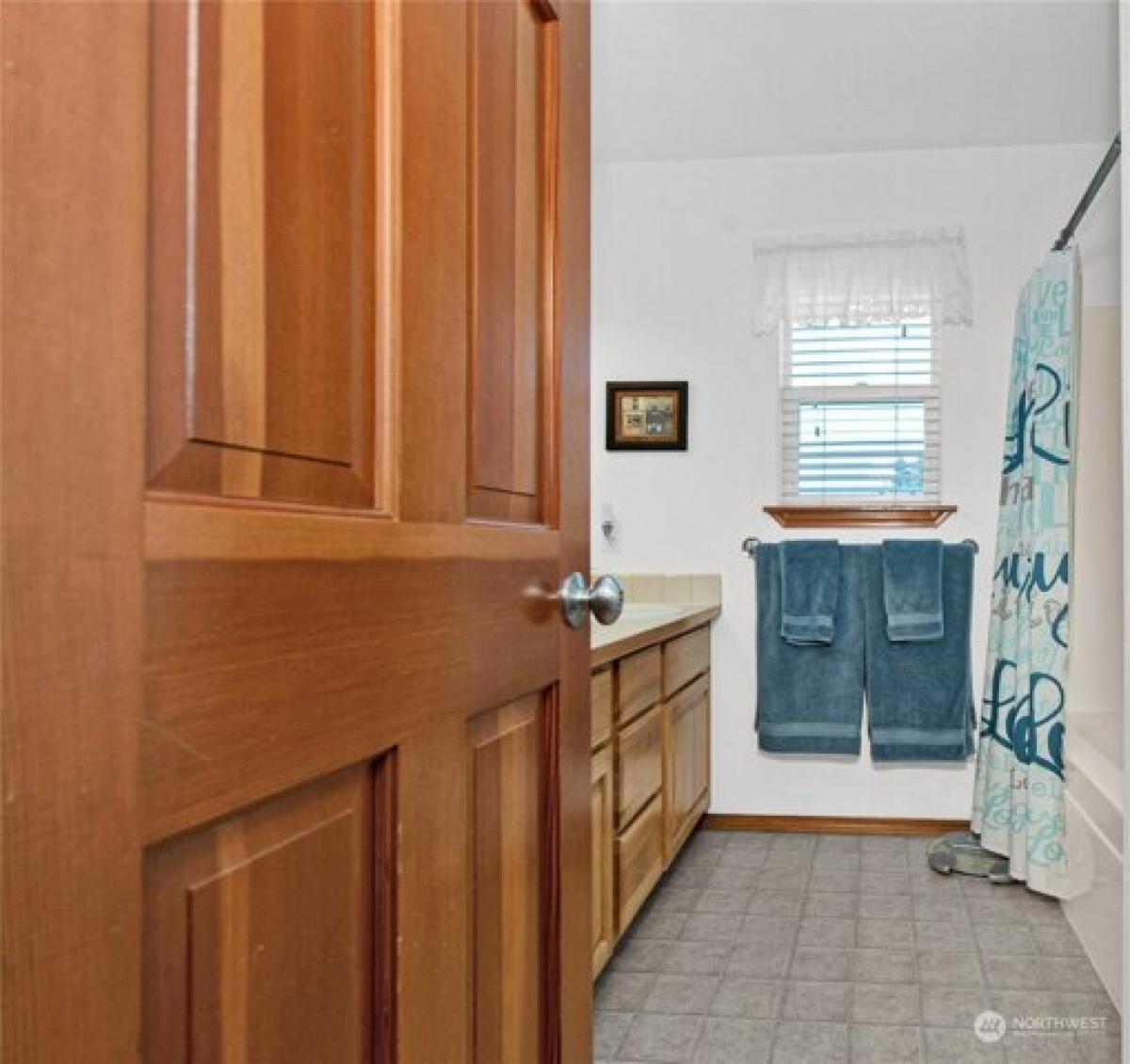 Picture of Home For Sale in Olympia, Washington, United States