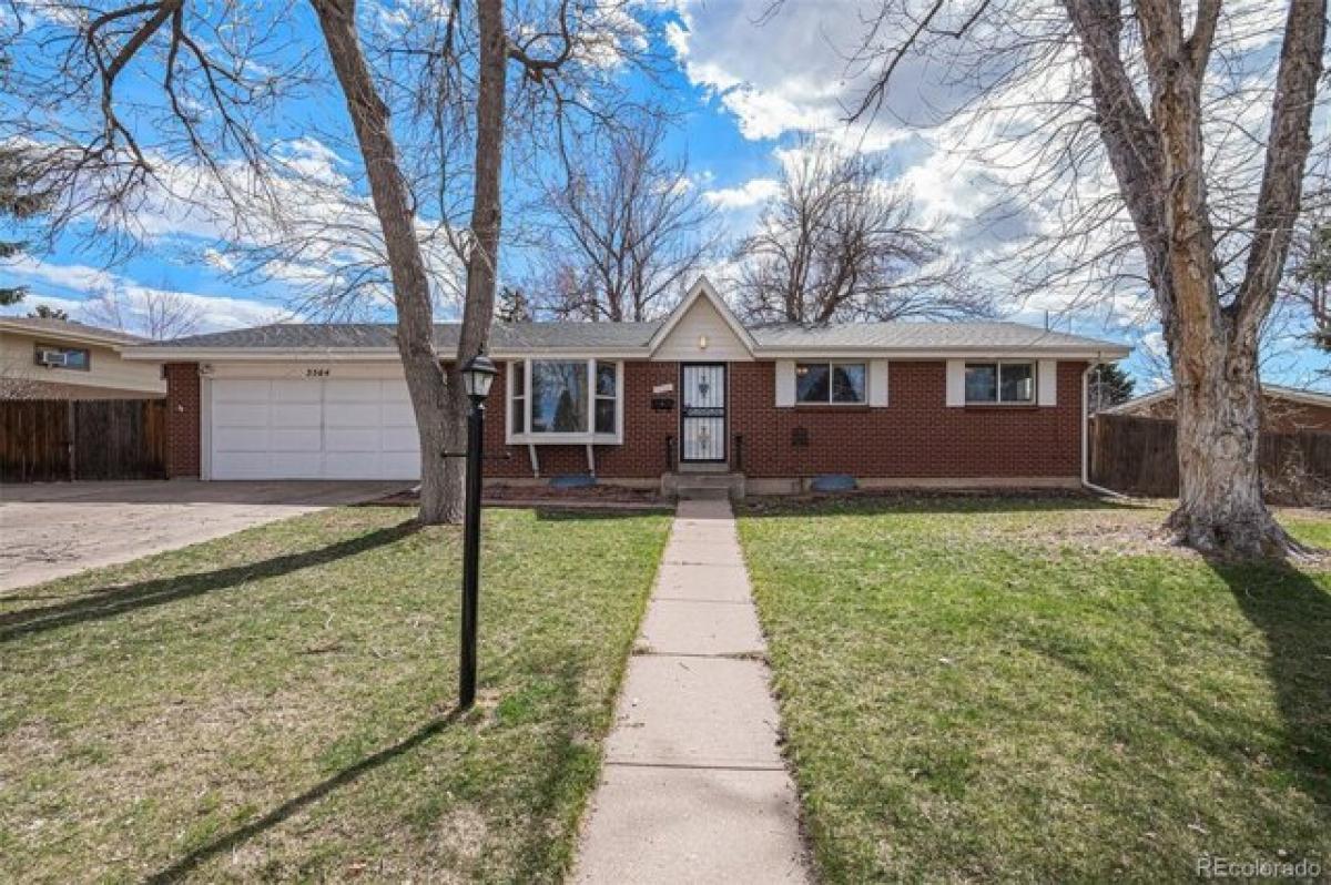 Picture of Home For Sale in Centennial, Colorado, United States