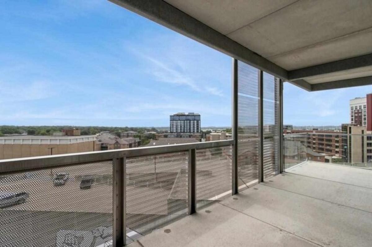 Picture of Home For Sale in Iowa City, Iowa, United States