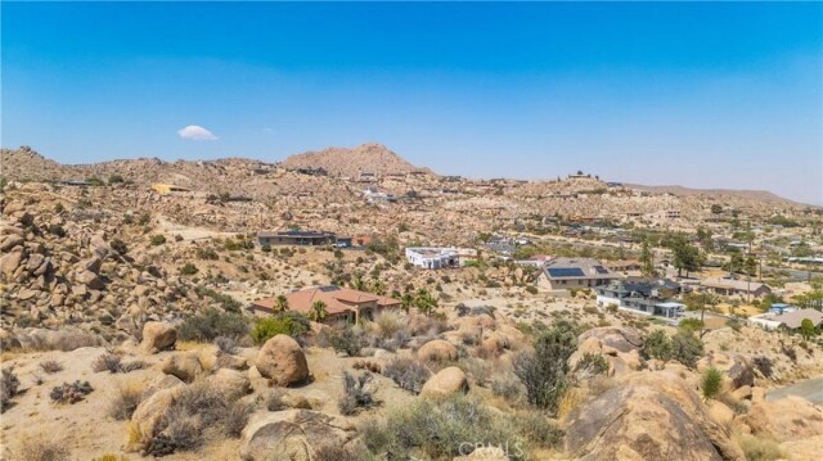 Picture of Residential Land For Sale in Yucca Valley, California, United States