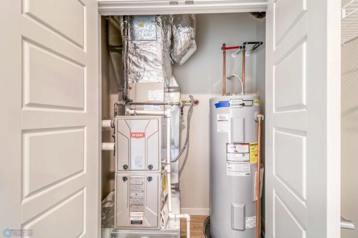 Picture of Home For Sale in West Fargo, North Dakota, United States