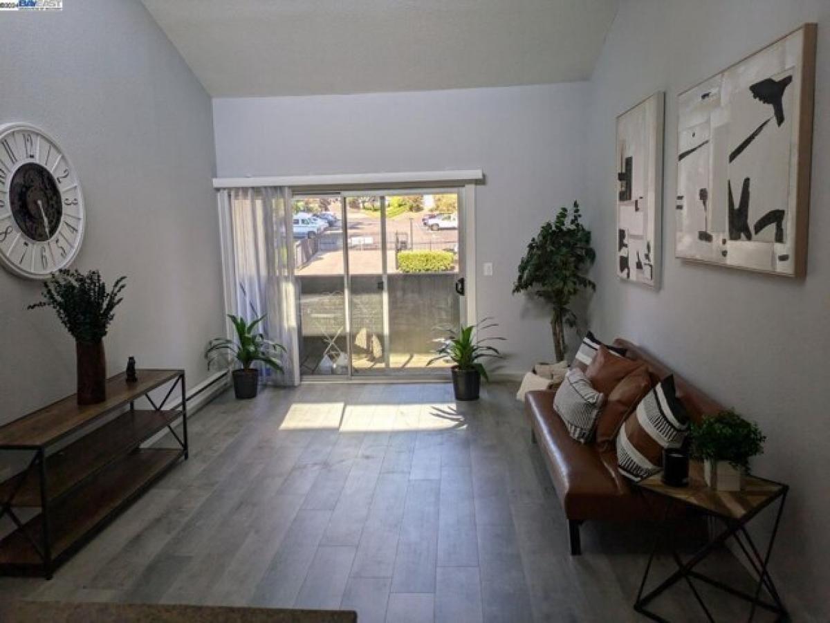 Picture of Home For Sale in Vallejo, California, United States