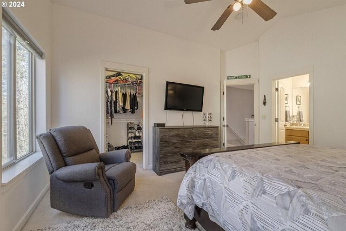 Picture of Home For Sale in Hillsboro, Oregon, United States