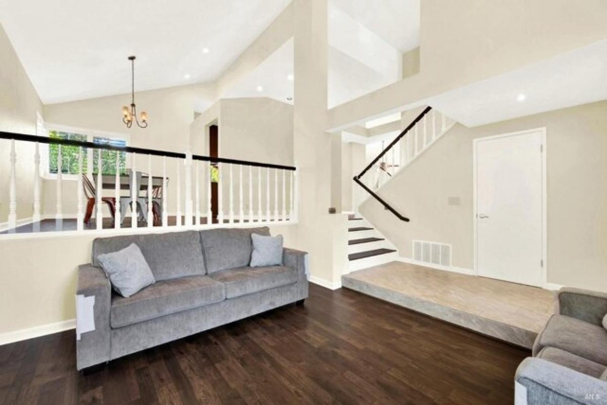 Picture of Home For Sale in Vacaville, California, United States