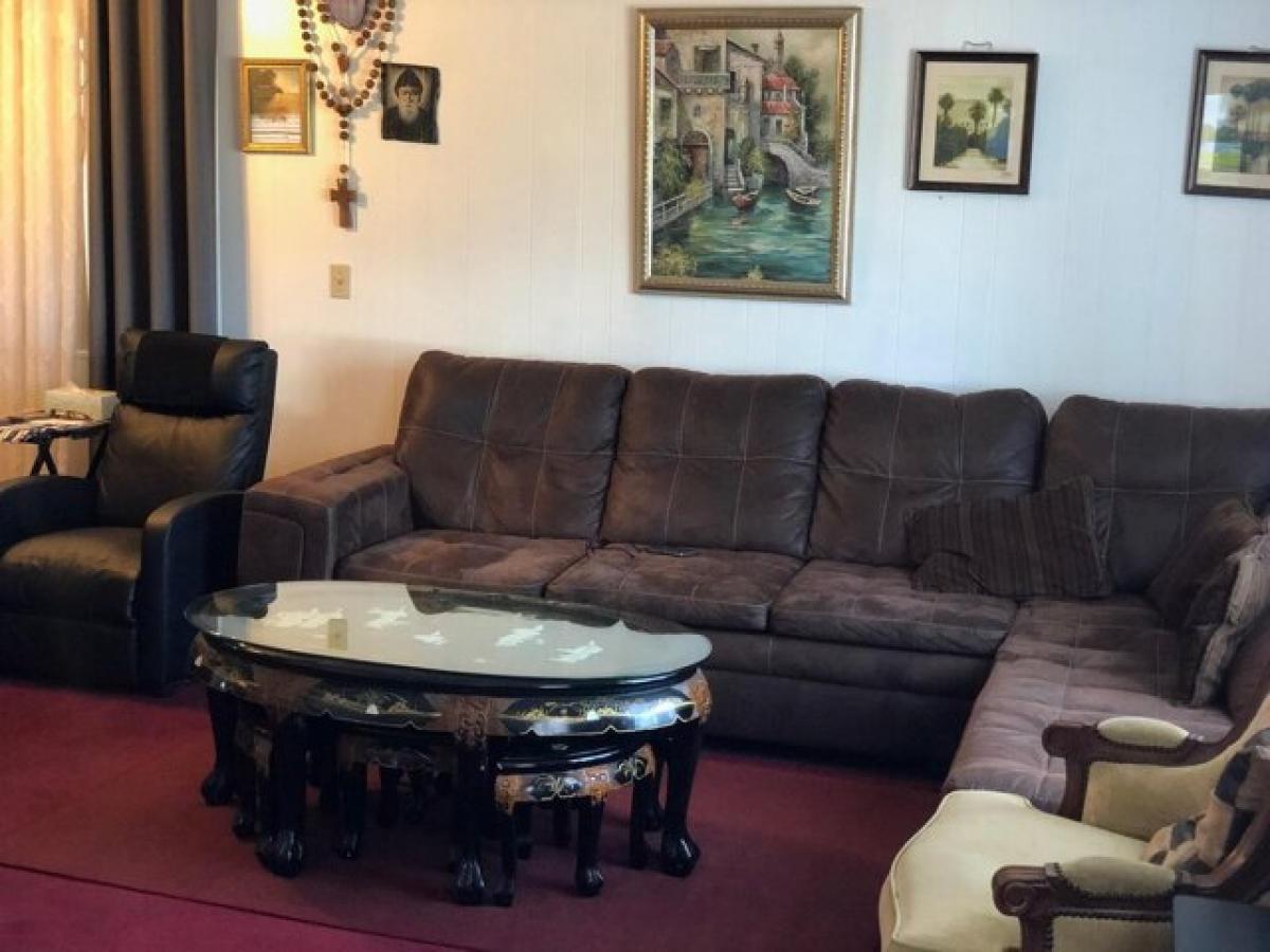 Picture of Home For Sale in Visalia, California, United States