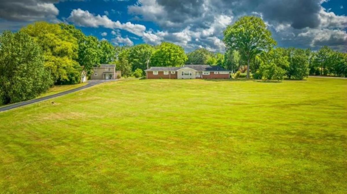 Picture of Home For Sale in Florence, Alabama, United States