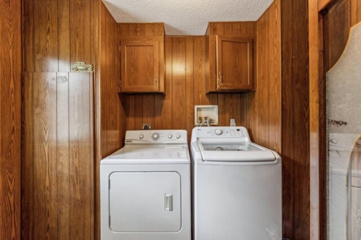 Picture of Home For Sale in Lewisburg, Tennessee, United States