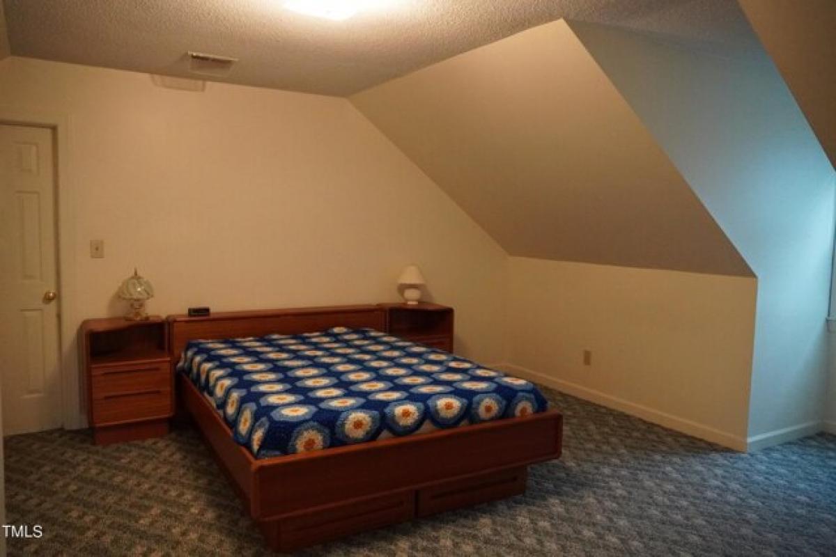 Picture of Home For Sale in Apex, North Carolina, United States