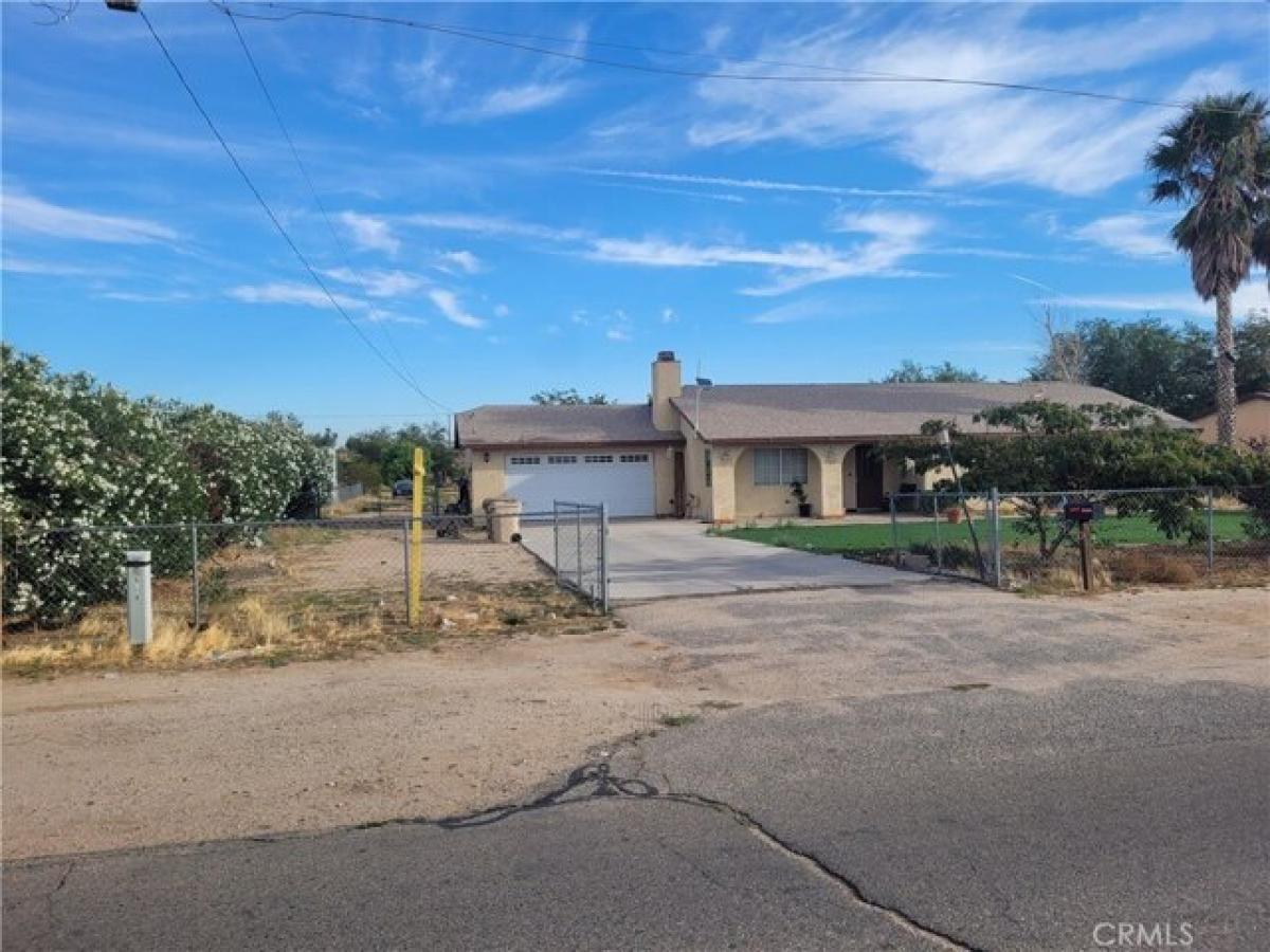 Picture of Home For Sale in Hesperia, California, United States