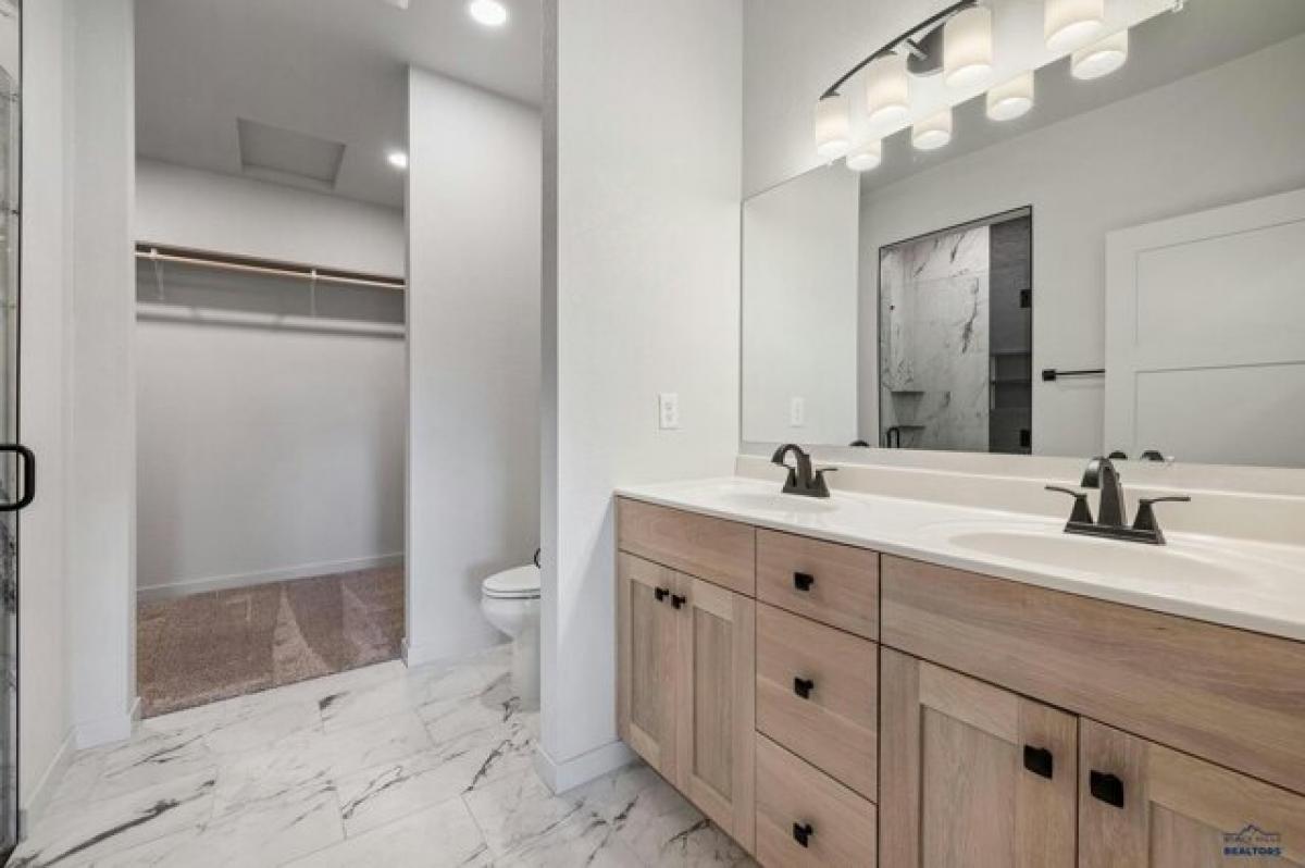 Picture of Home For Sale in Rapid City, South Dakota, United States