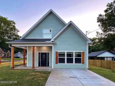 Home For Sale in Jackson, Tennessee