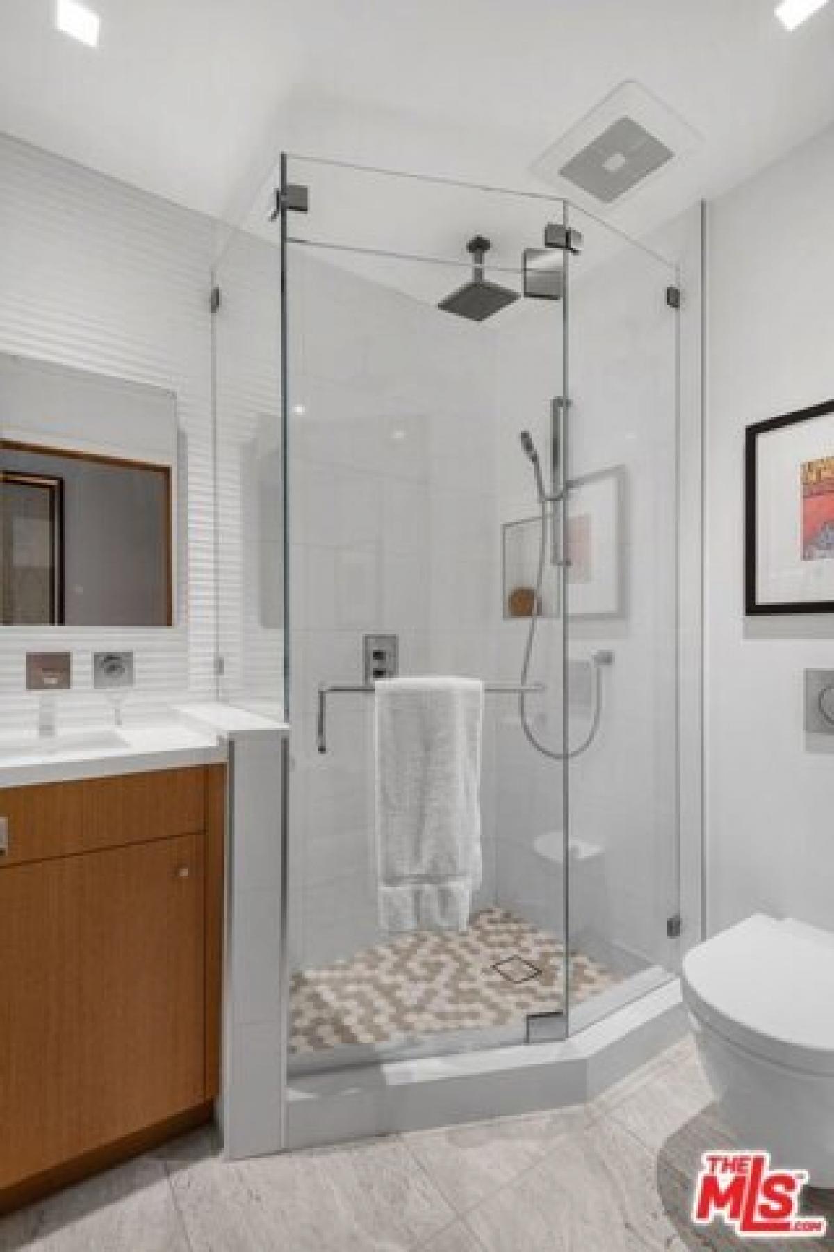 Picture of Home For Sale in Culver City, California, United States