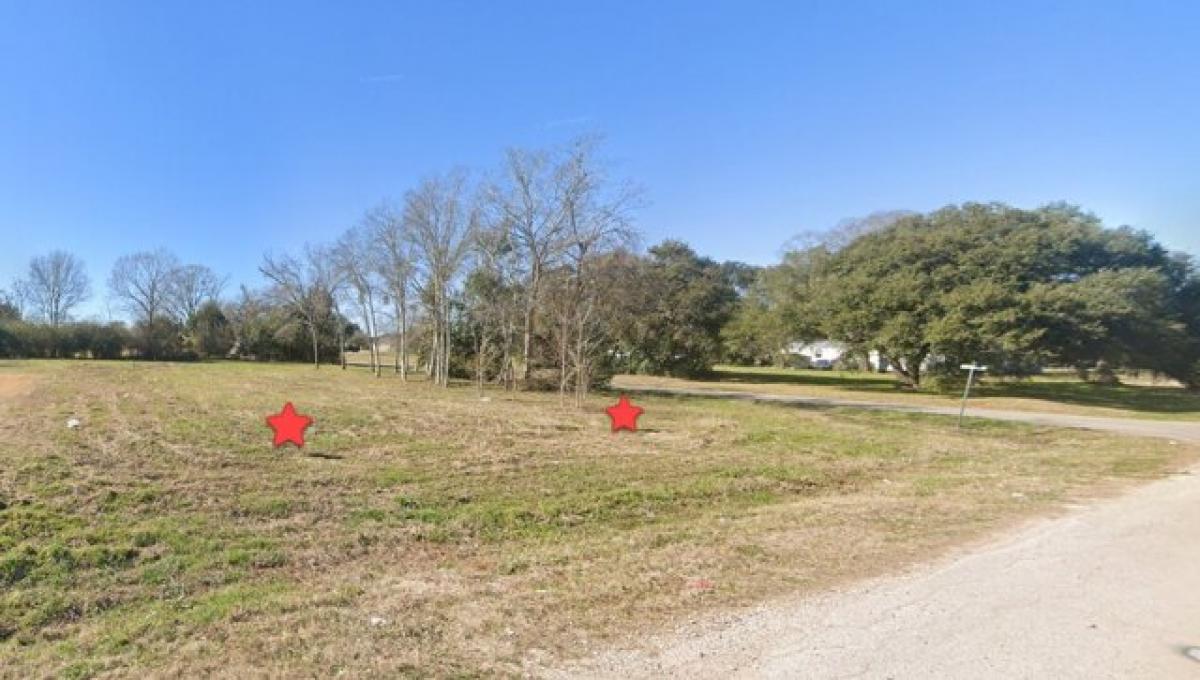 Picture of Residential Land For Sale in Hempstead, Texas, United States