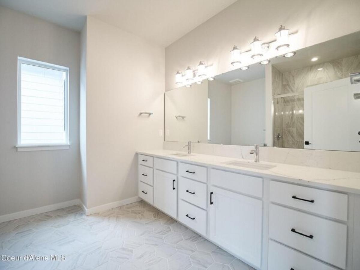 Picture of Home For Sale in Post Falls, Idaho, United States