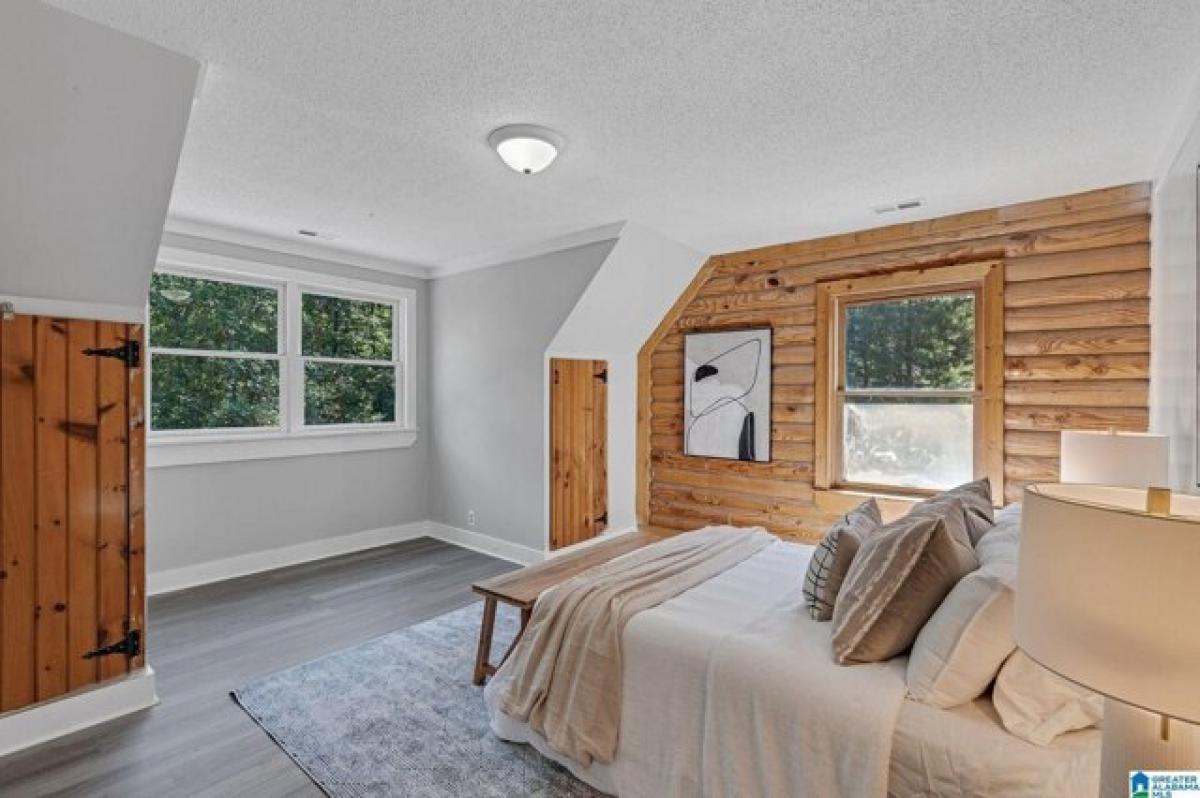 Picture of Home For Sale in Mccalla, Alabama, United States