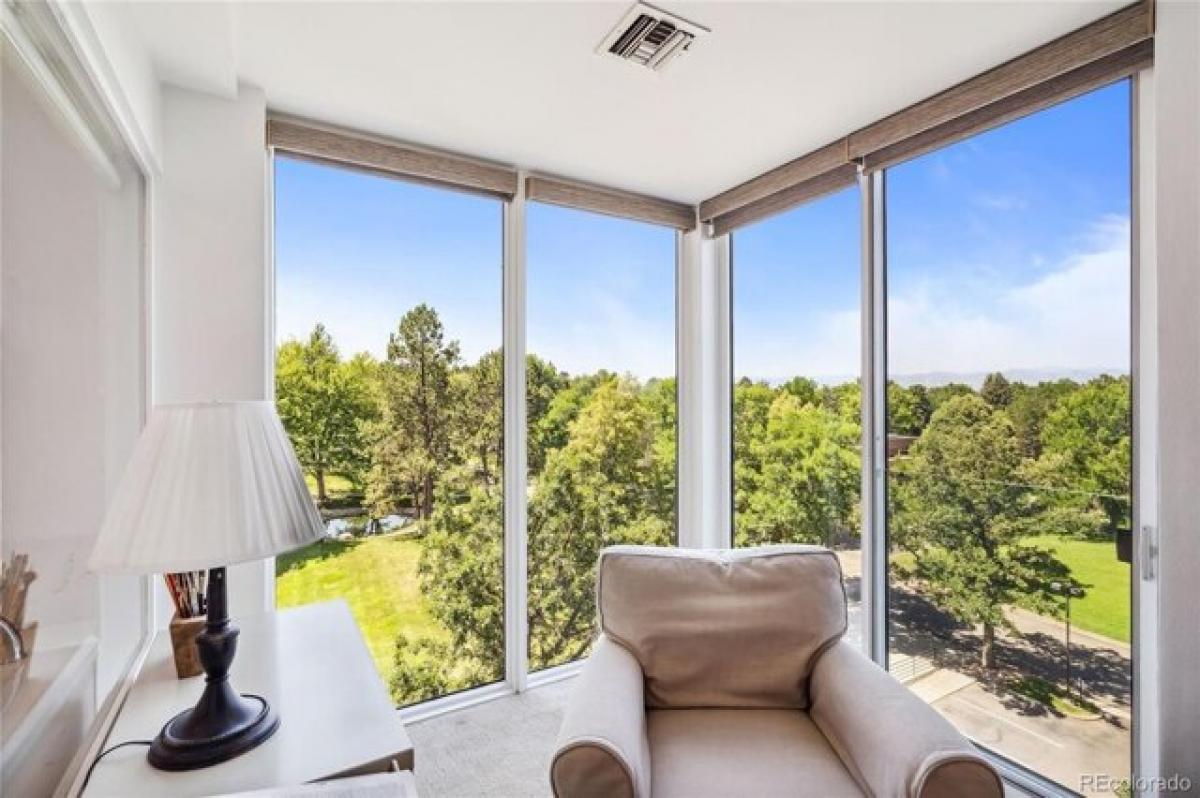 Picture of Home For Sale in Englewood, Colorado, United States