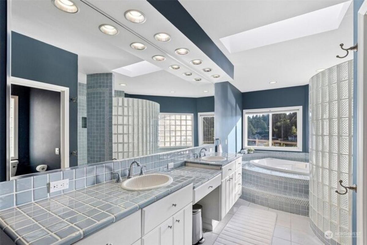 Picture of Home For Sale in Gig Harbor, Washington, United States