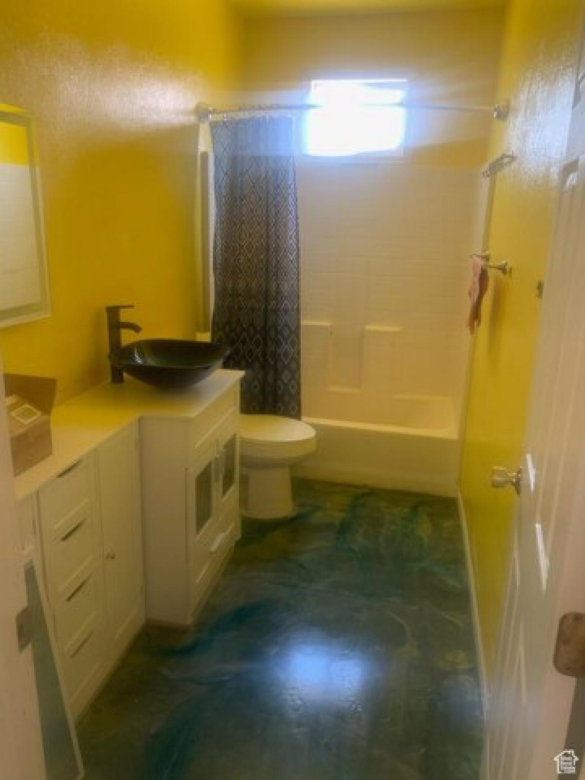 Picture of Home For Sale in Vernal, Utah, United States