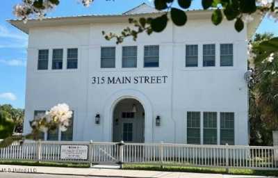 Home For Sale in Bay Saint Louis, Mississippi