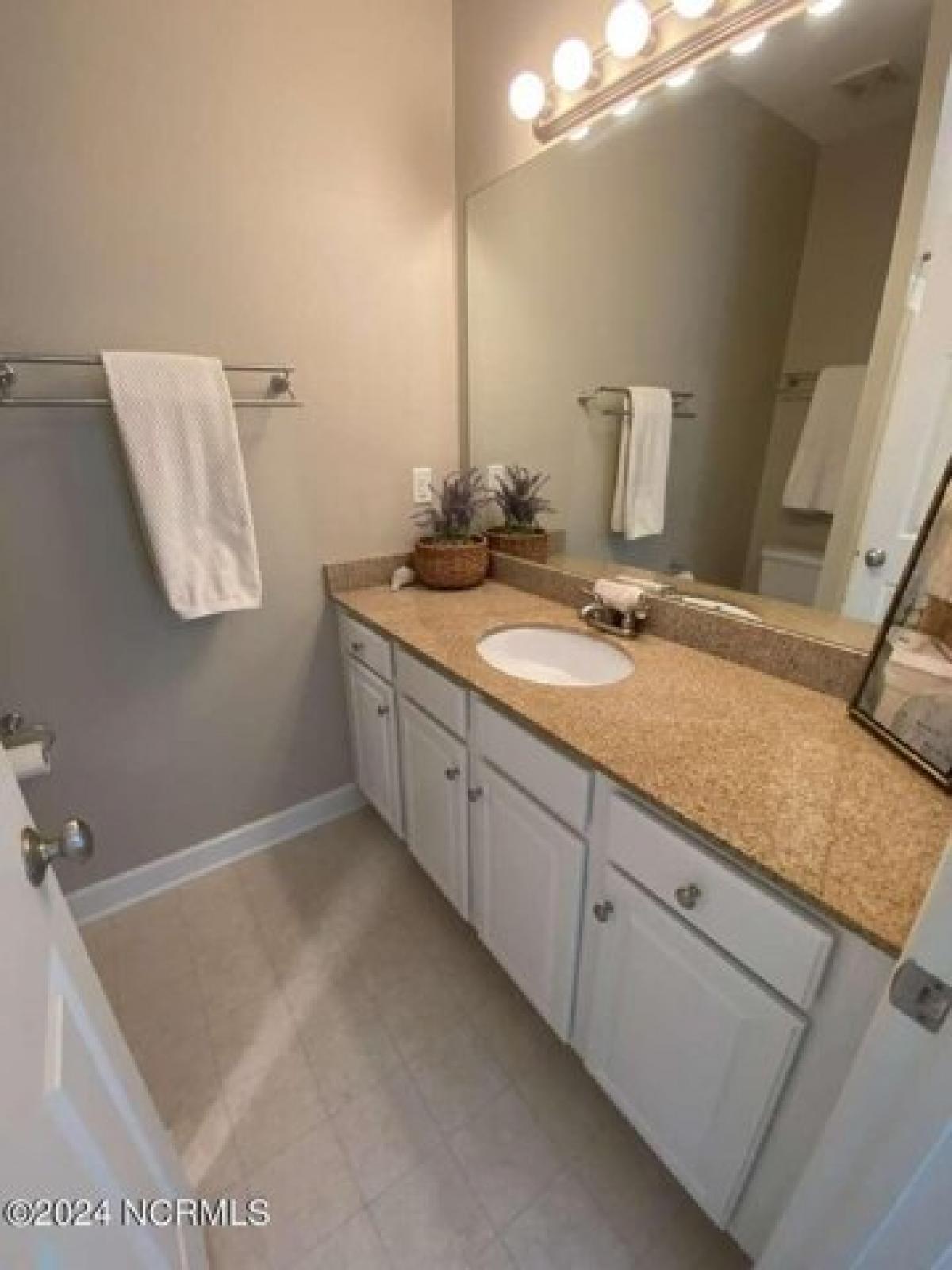 Picture of Home For Sale in Sunset Beach, North Carolina, United States