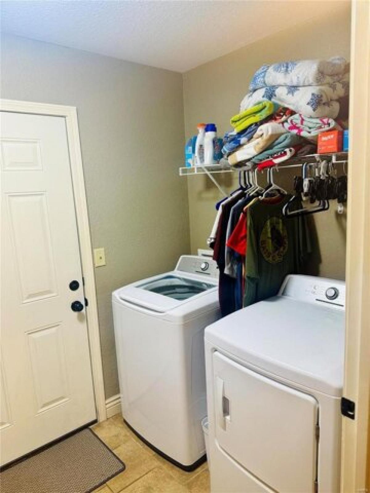 Picture of Home For Sale in Poplar Bluff, Missouri, United States