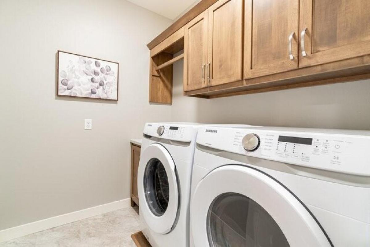 Picture of Home For Sale in Eau Claire, Wisconsin, United States