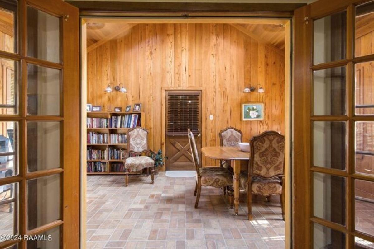 Picture of Home For Sale in Crowley, Louisiana, United States