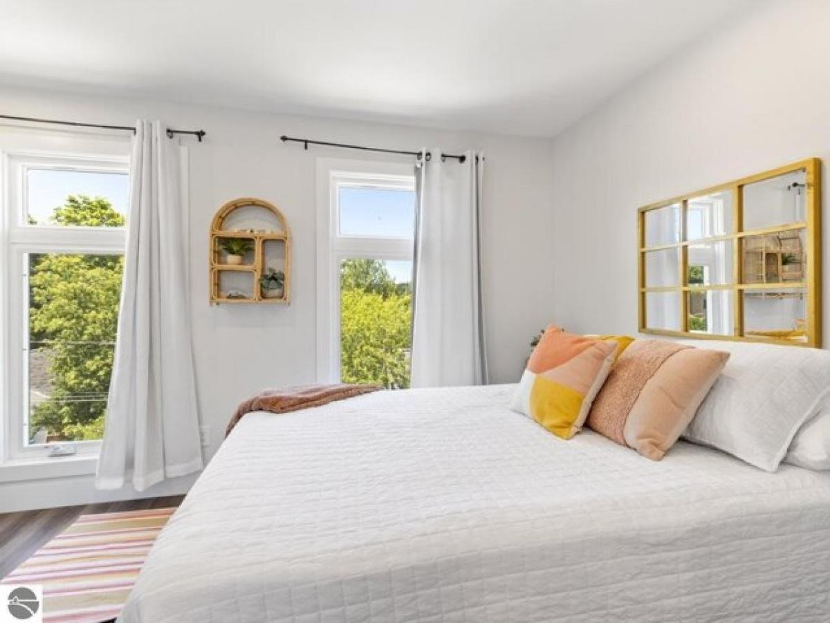 Picture of Home For Sale in Traverse City, Michigan, United States