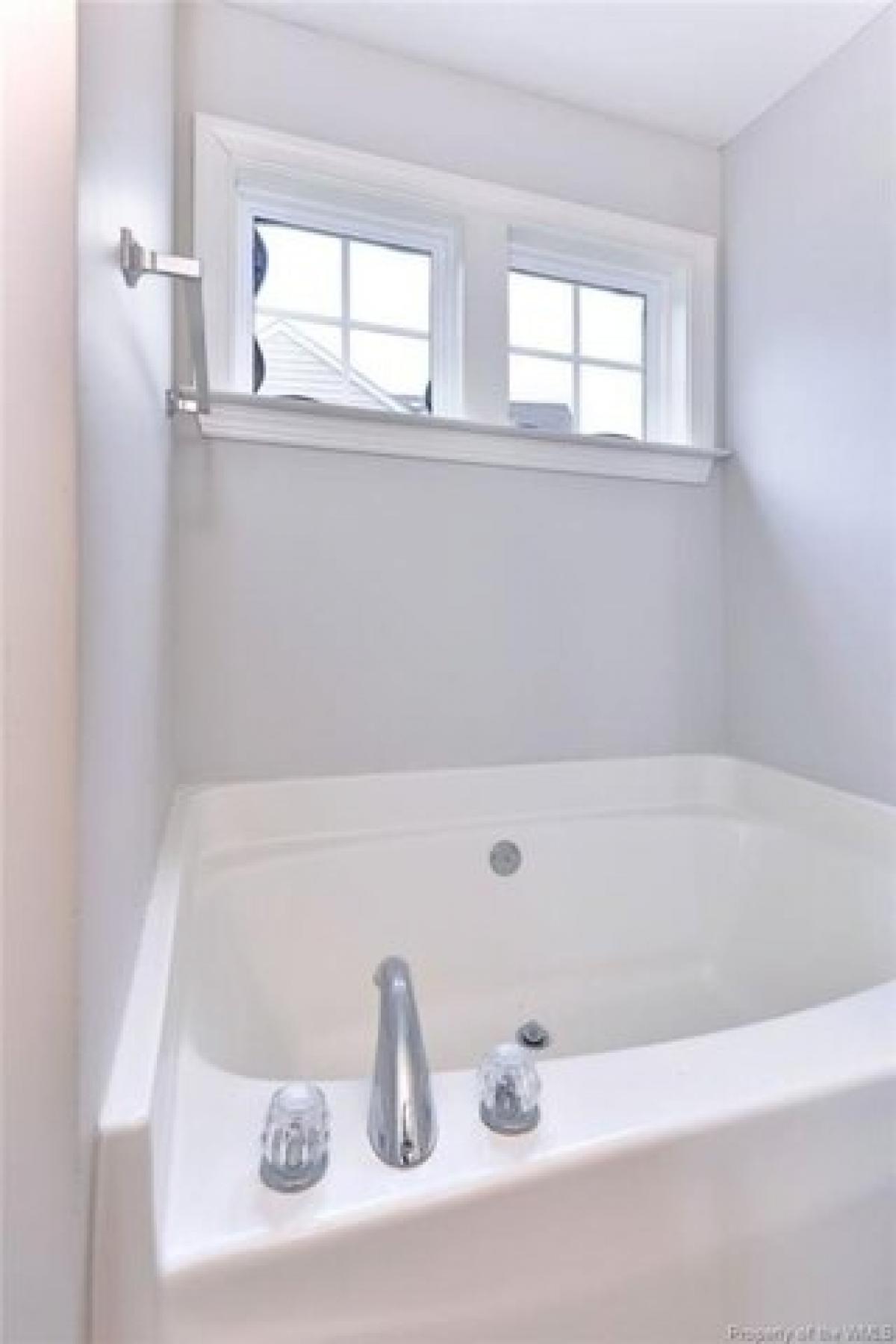 Picture of Home For Sale in Williamsburg, Virginia, United States