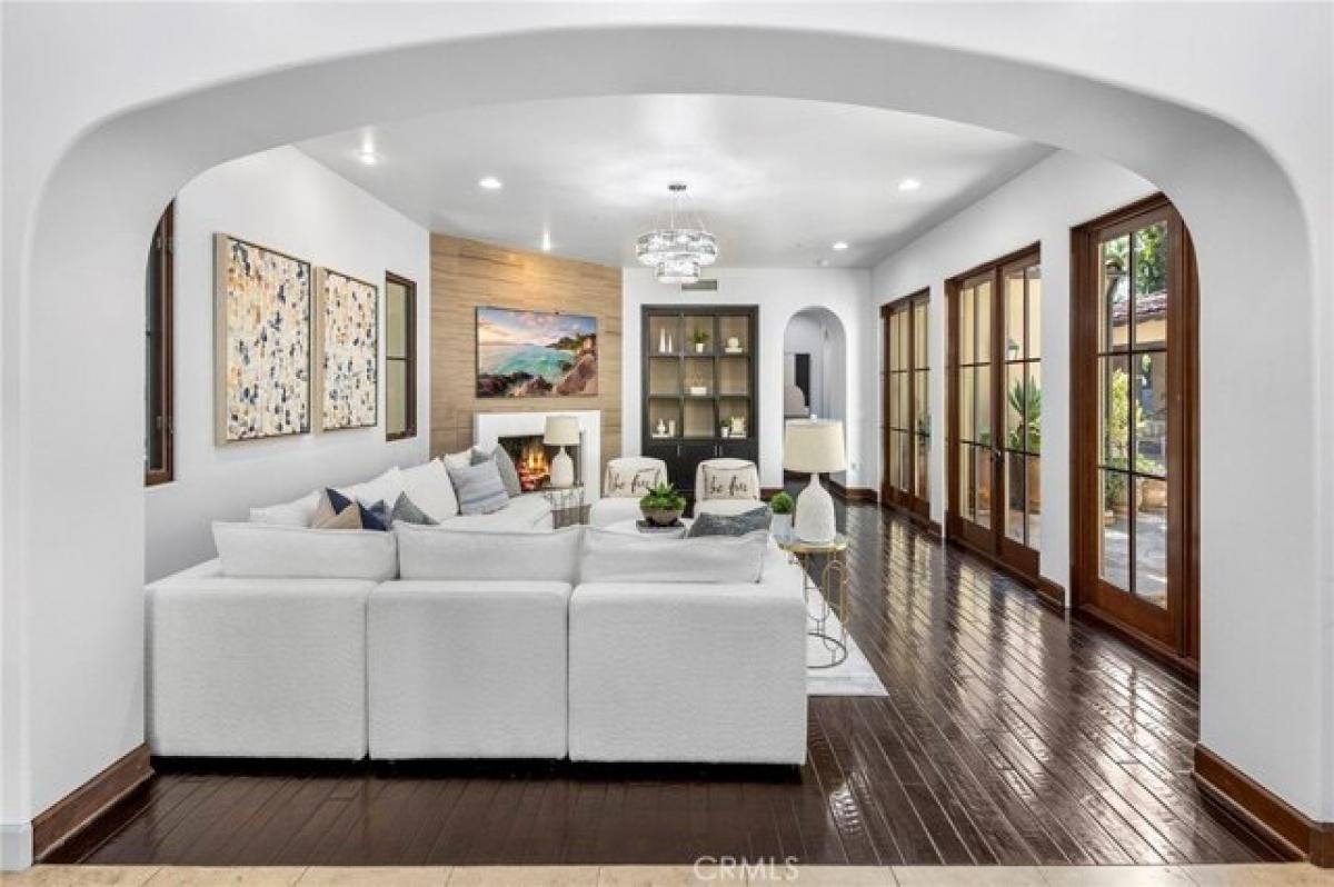 Picture of Home For Sale in Irvine, California, United States