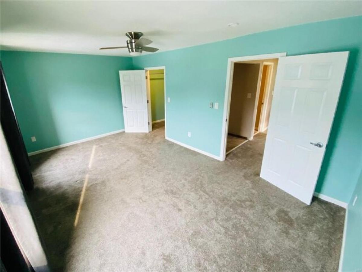 Picture of Home For Sale in Saint Charles, Missouri, United States