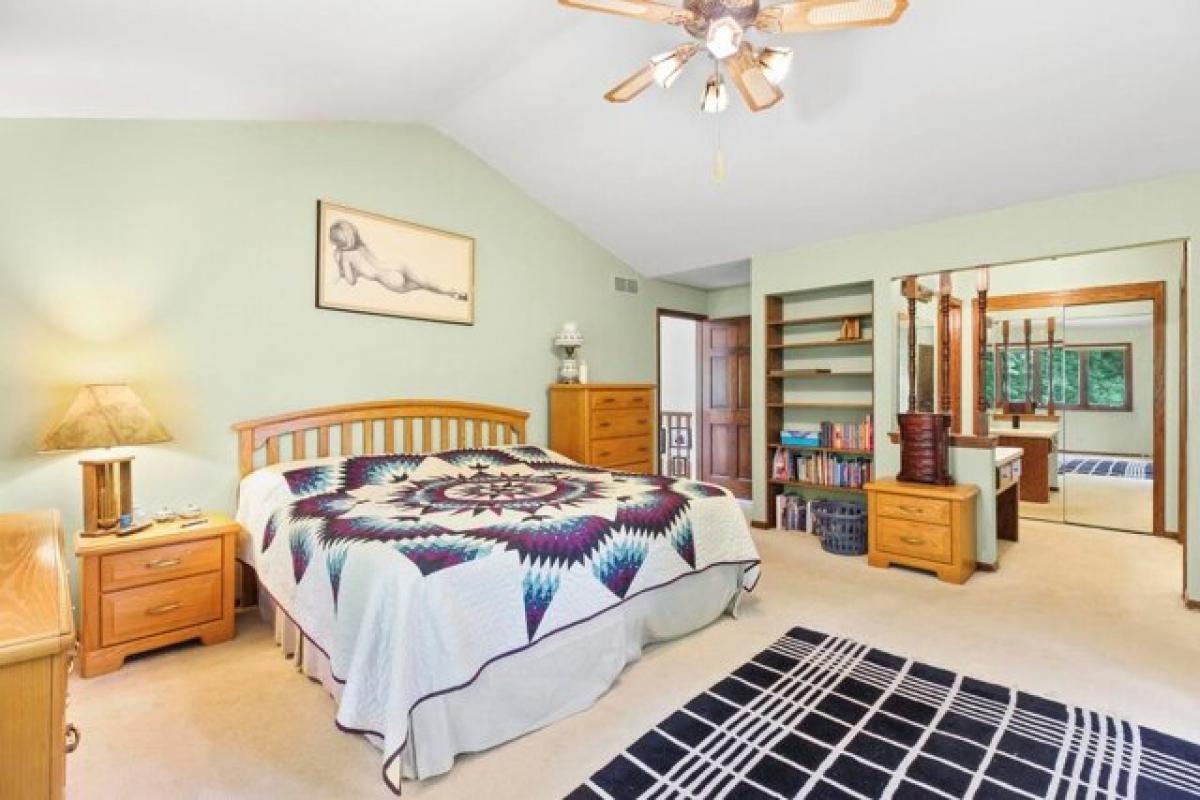 Picture of Home For Sale in Waukesha, Wisconsin, United States