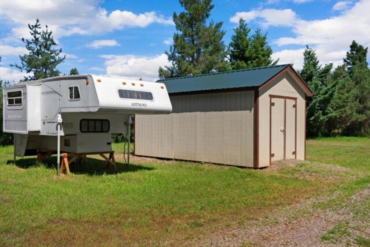 Picture of Home For Sale in Columbia Falls, Montana, United States
