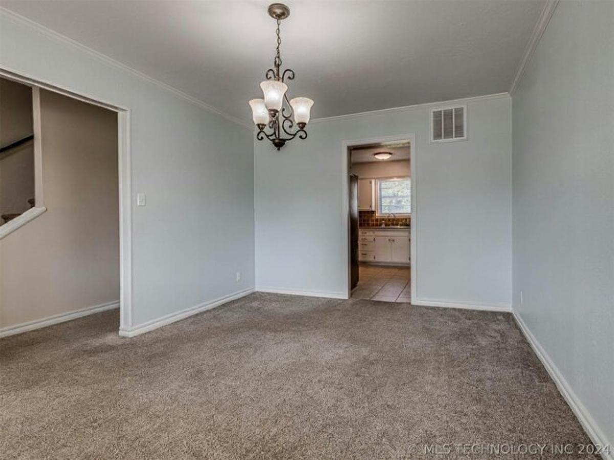 Picture of Home For Sale in Bartlesville, Oklahoma, United States